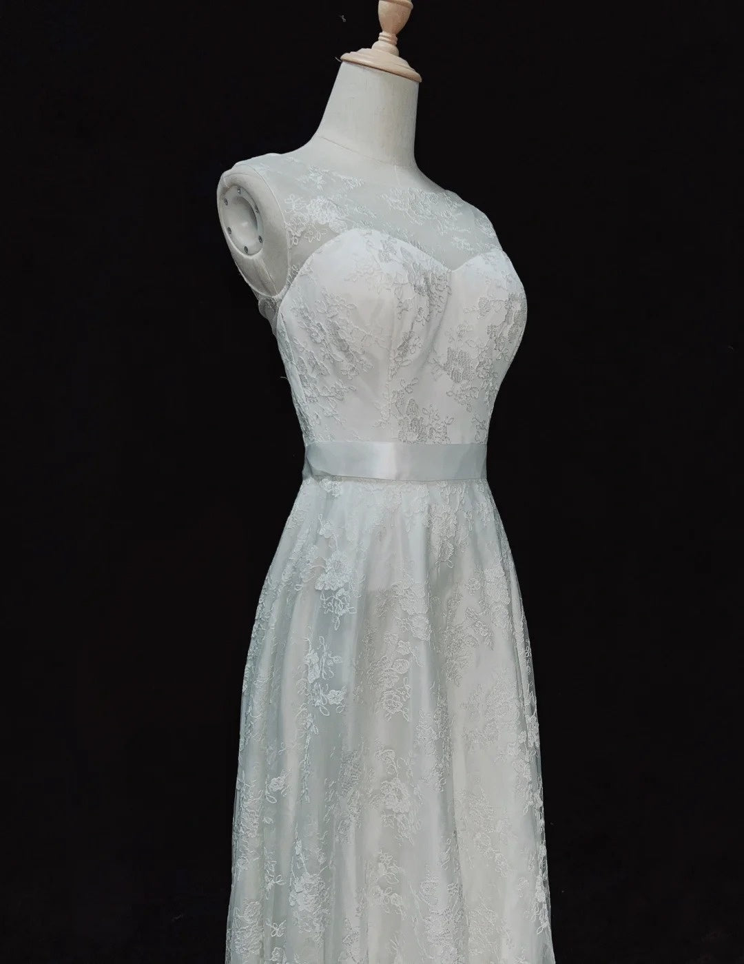 Elegant A Line Crew Neck Embroidered Wedding Dress   D2896