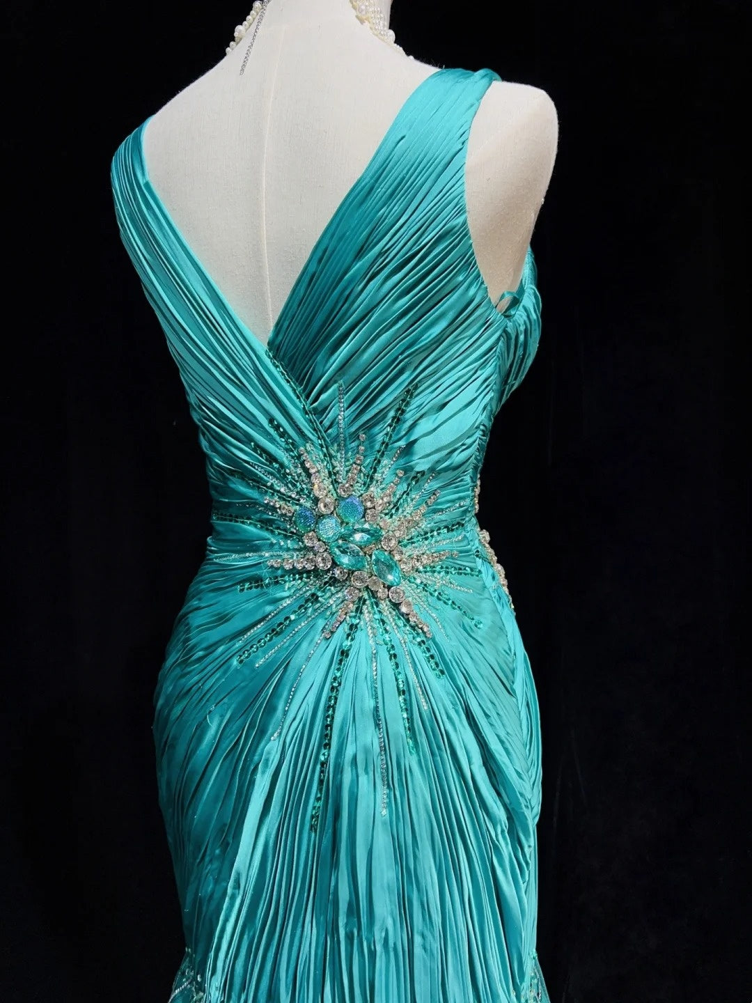 Stunning Prom Dresses V-neck Pleated Mermaid Evening Dress Gala Dress   D2916