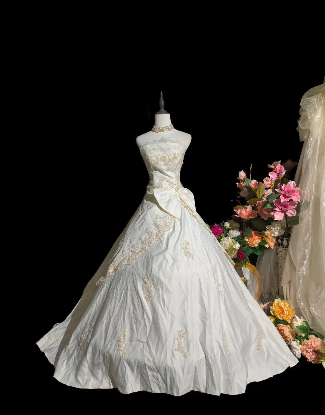 Retro Strapless Ruffle Bowknot Wedding Dress  D3100