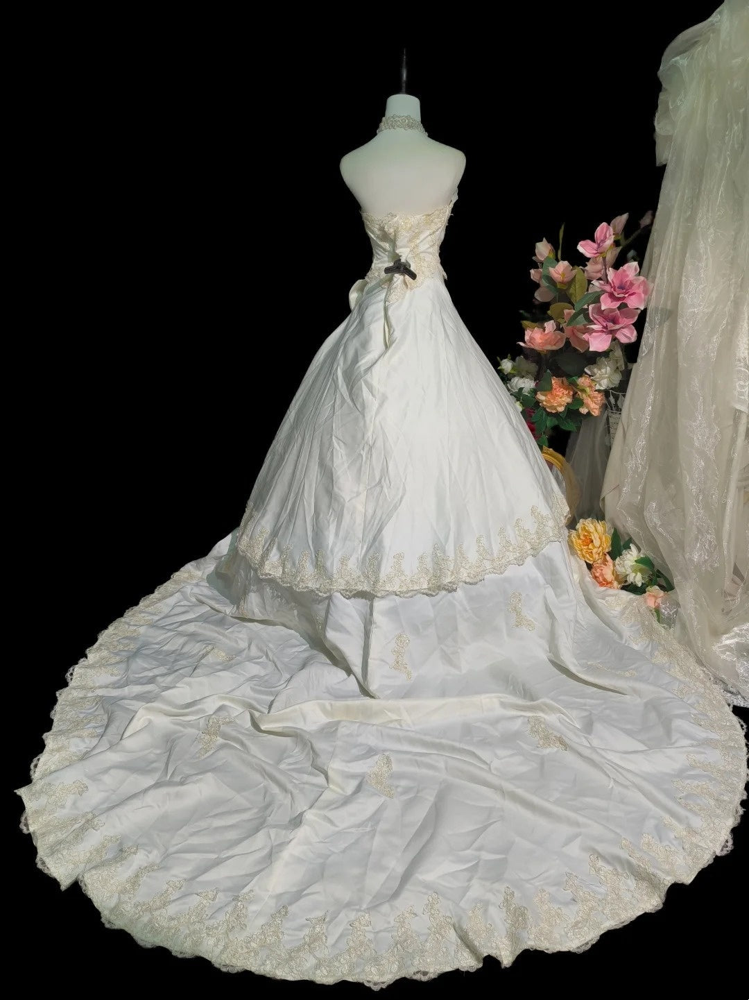 Retro Strapless Ruffle Bowknot Wedding Dress  D3100