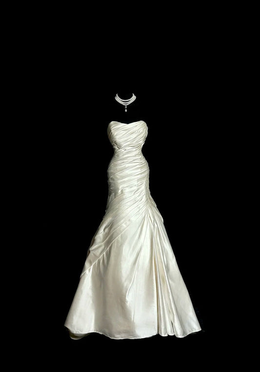 Minimalist Wedding Dress A Line Strapless Pleated Wedding Dress  D3197