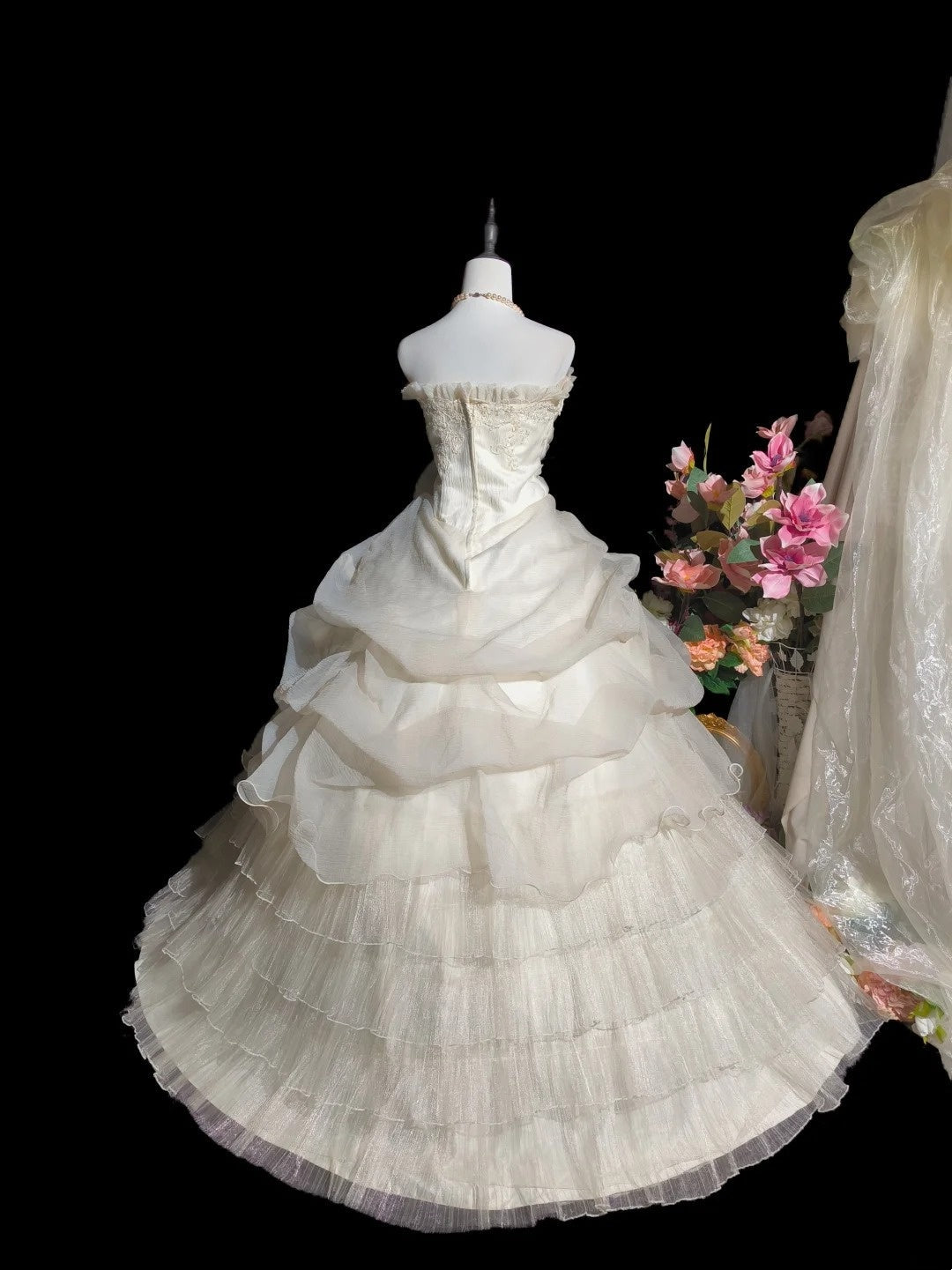 Vintage Wedding Dress Strapless Pleated Tulle Wedding Dress  D3247