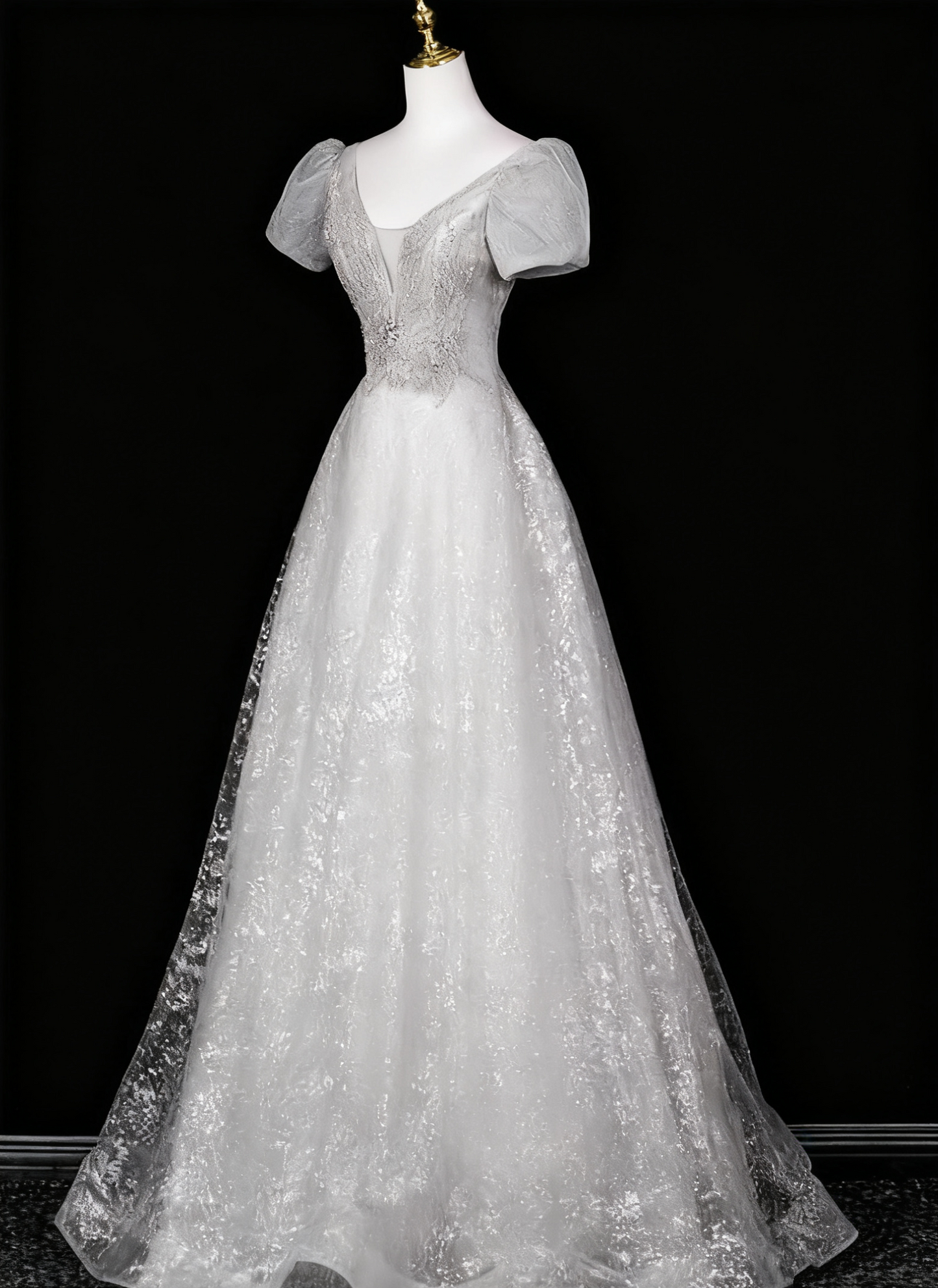 Shiny Prom Dress A Line V-neck Tulle Evening Dress Quinceanera Dress       D3371