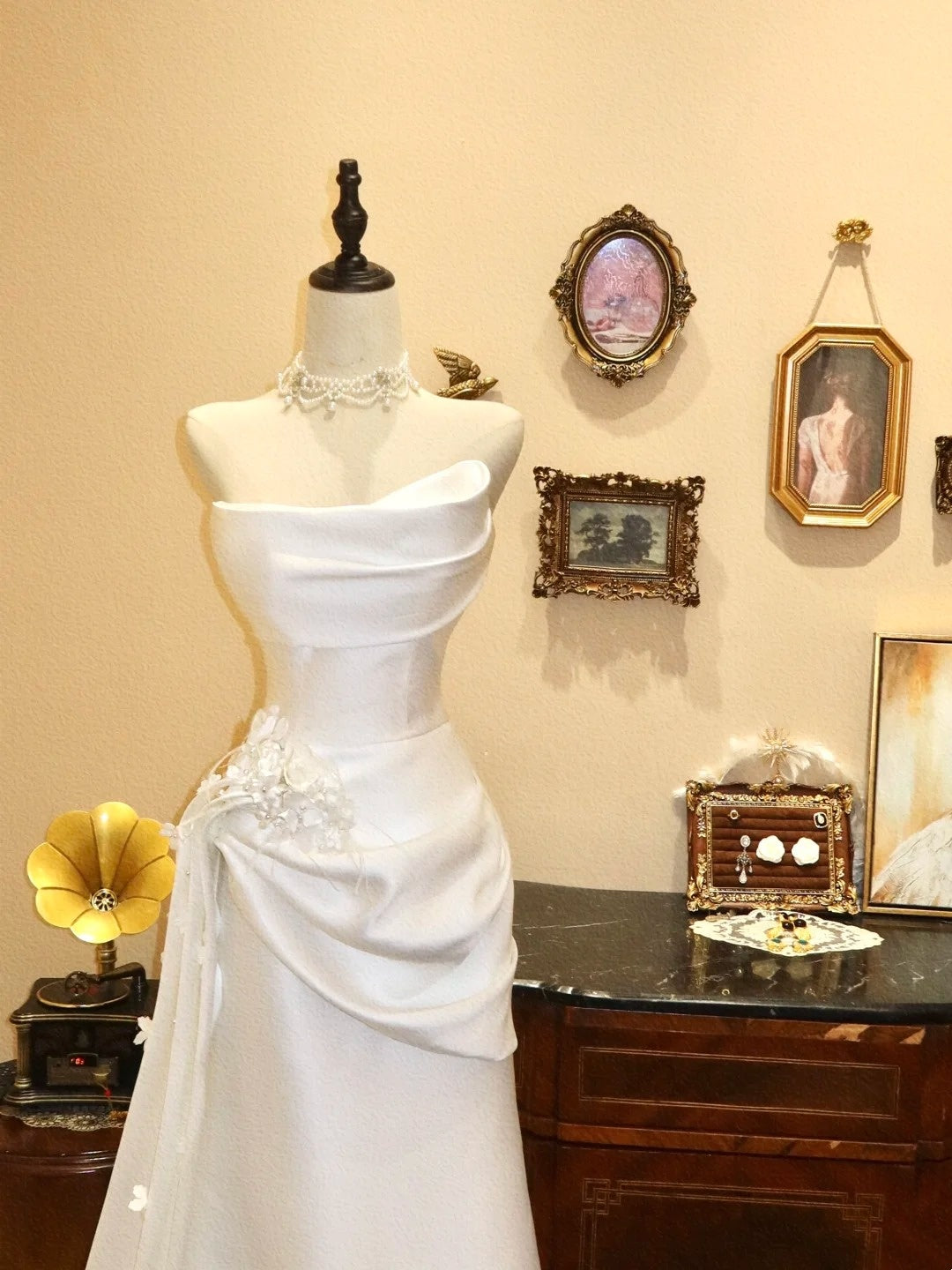 Minimalist Wedding Dress A Line Strapless Pleated Wedding Dress  D3403
