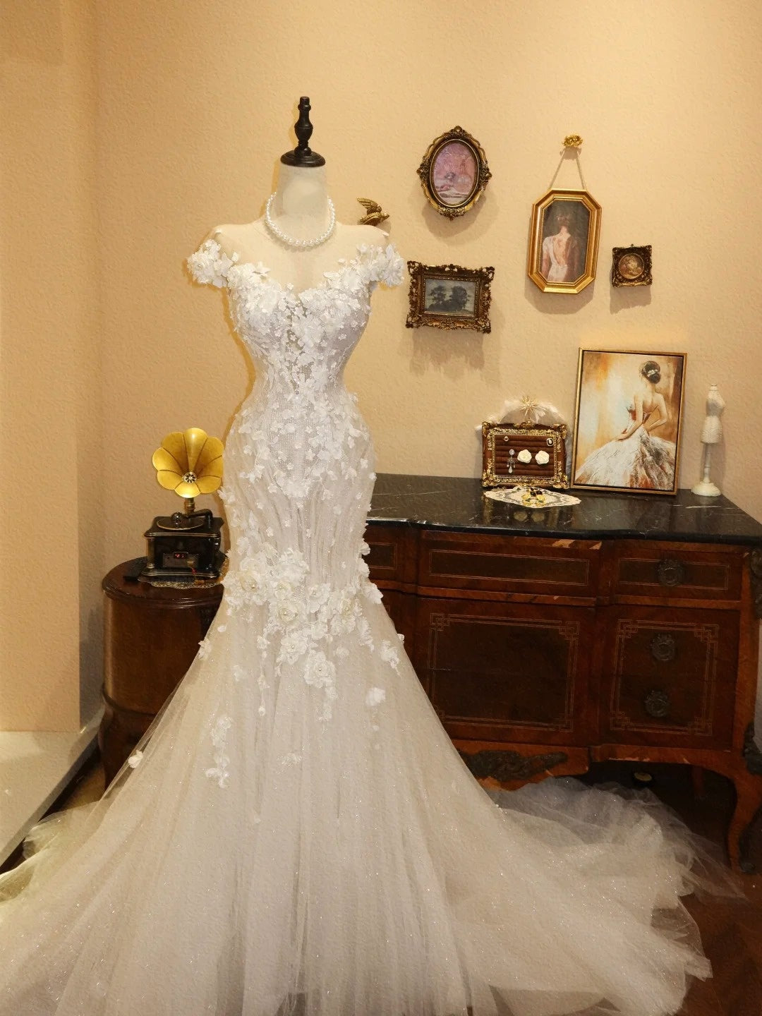 Pretty Wedding Dress V-neck Floral Pleated Tulle Wedding Dress D3404
