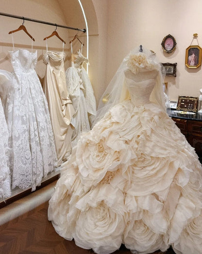 Retro Wedding Dress Strapless Flower Pleated Tiered Wedding Dress D3406