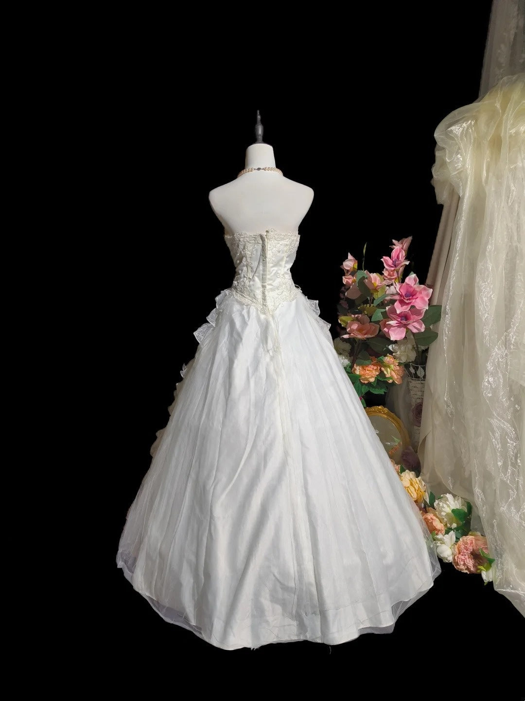 Retro Wedding Dress Strapless Pleated Ruffle Wedding Dress  D3422