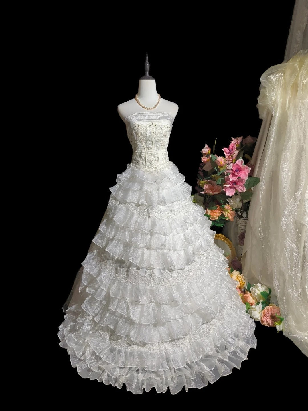 Retro Wedding Dress Strapless Pleated Ruffle Wedding Dress  D3422