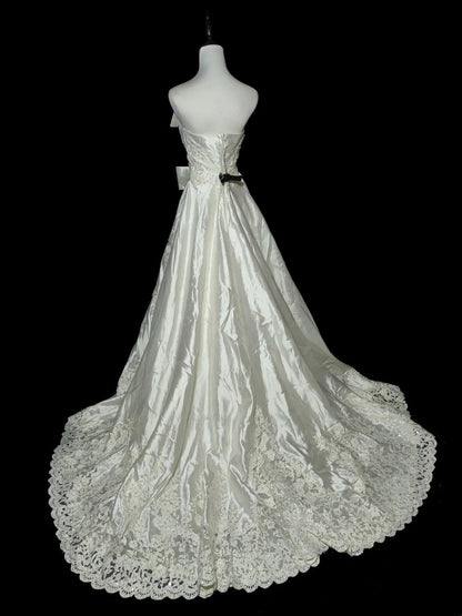 Retro Wedding Dress A Line Strapless Lace Wedding Dress  D3432
