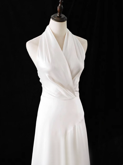 Minimalist Wedding Dress A Line Halter Pleated Wedding Dress      D3479