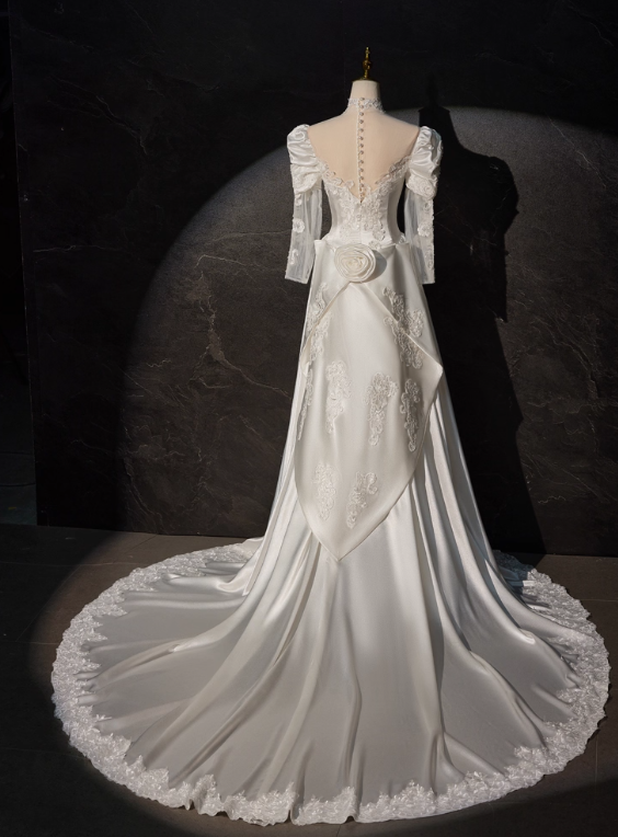 Retro Wedding Dress A Line High Collar Pleated Wedding Dress    D3480