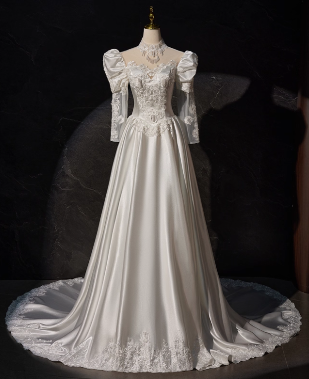 Retro Wedding Dress A Line High Collar Pleated Wedding Dress    D3480