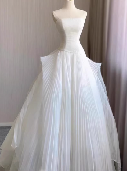 Pretty Wedding Dress Strapless Pleated Tulle Wedding Dress   D3486