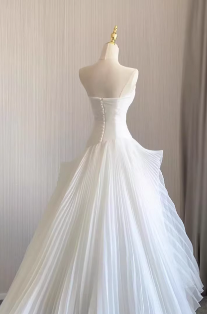 Pretty Wedding Dress Strapless Pleated Tulle Wedding Dress   D3486