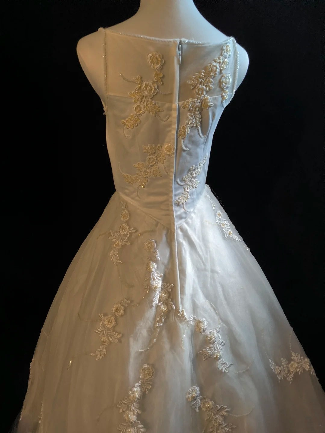 Retro Wedding Dress Crew Neck Tulle Wedding Dress    D3528