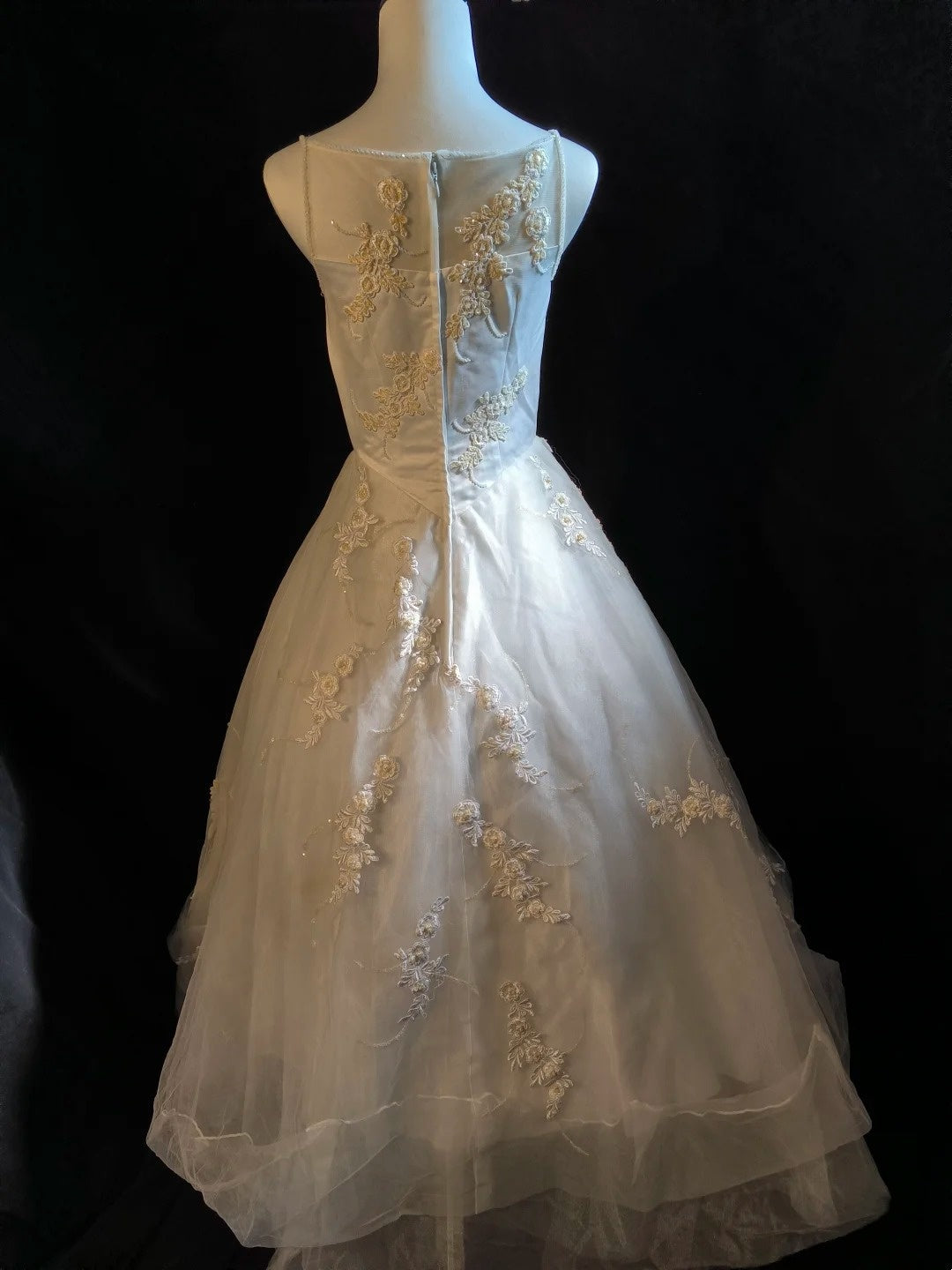 Retro Wedding Dress Crew Neck Tulle Wedding Dress    D3528