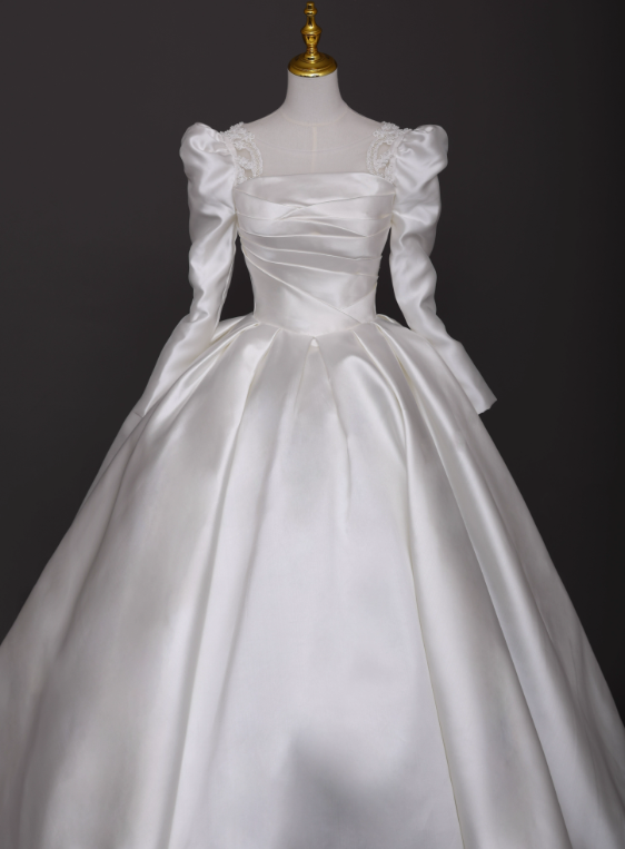 New Arrival Wedding Dress Square Neck Pleated Pearl Wedding Dress    D3578