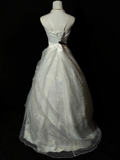 Retro Wedding Dress Spaghetti Straps Tulle Flower Wedding Dress    D3580