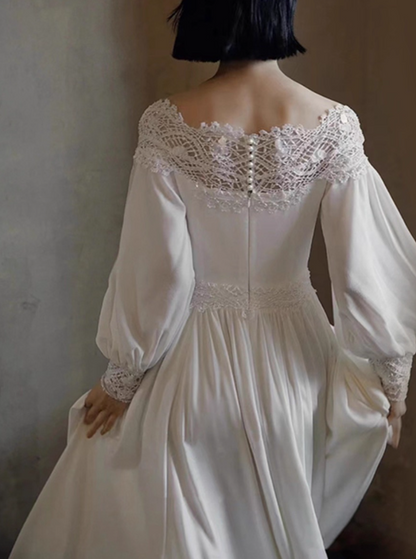 Retro Wedding Dress Off Shoulder Pleated Wedding Dress  D3597