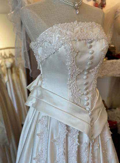 Vintage Wedding Dress A Line Strapless Pleated Wedding Dress  D3660