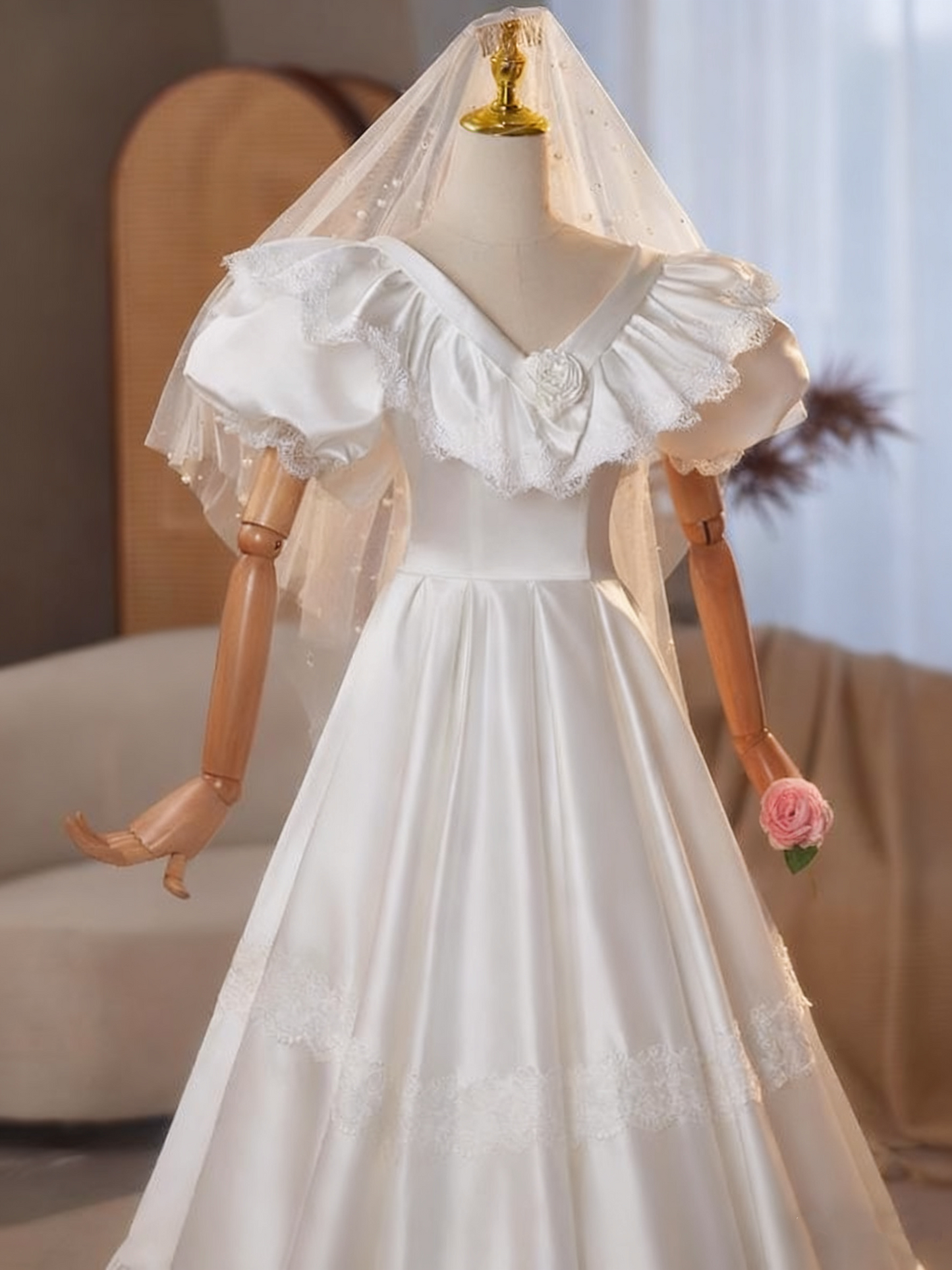 Elegant Wedding Dress V-neck Lace Pleated Wedding Dress  D3746