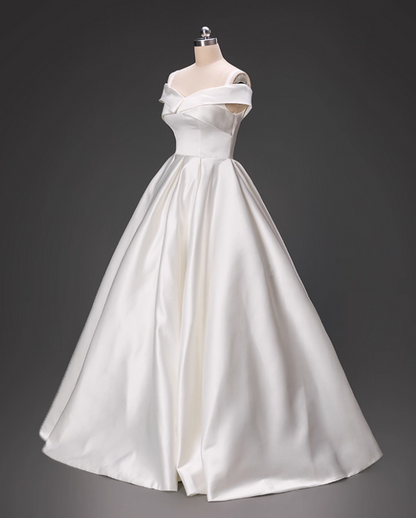 Minimalist Wedding Dress Off Shoulder Pleated Wedding Dress  D3797