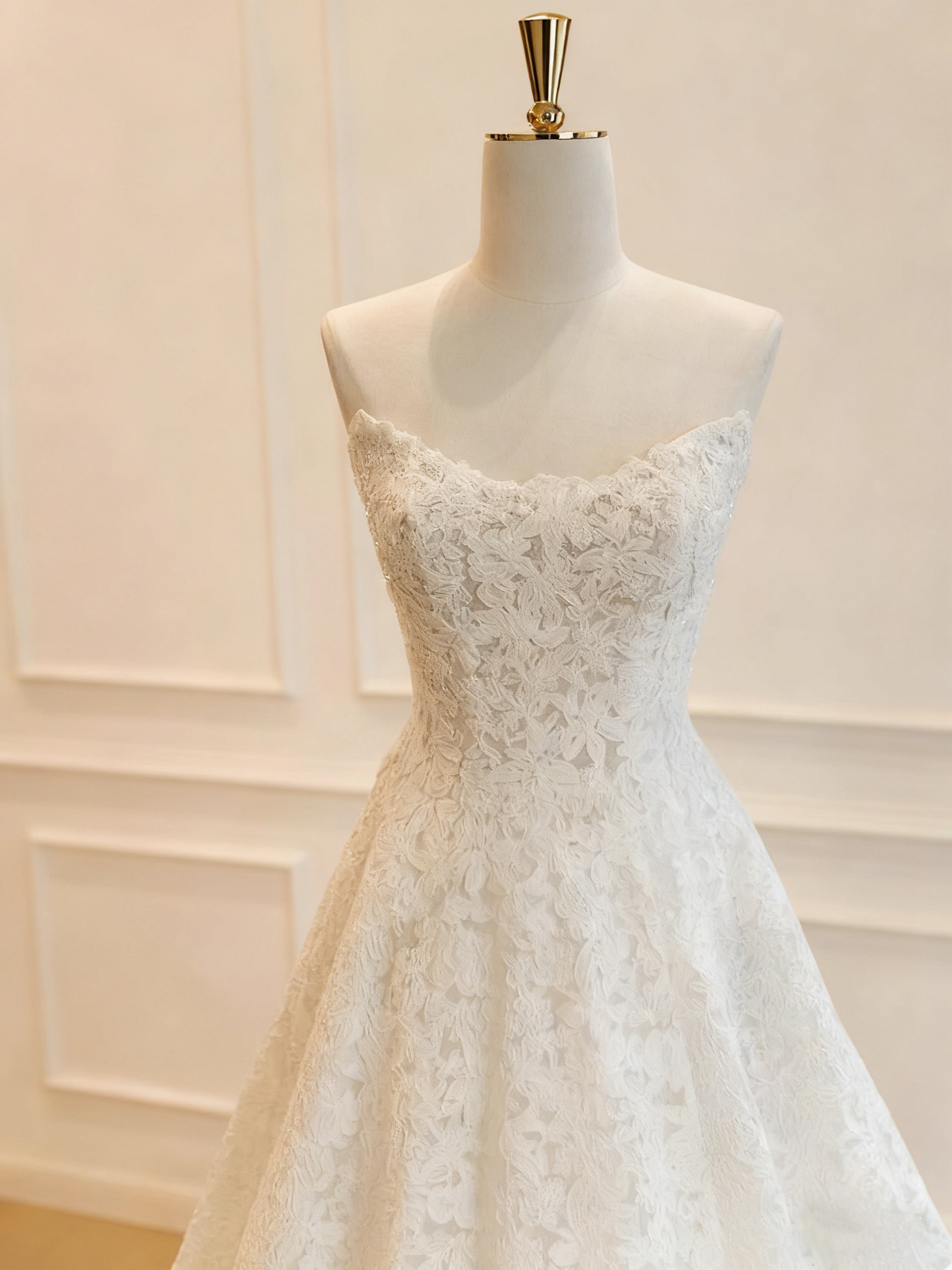 New Arrival Wedding Dress A Line Strapless Pleated Wedding Dress   D3833
