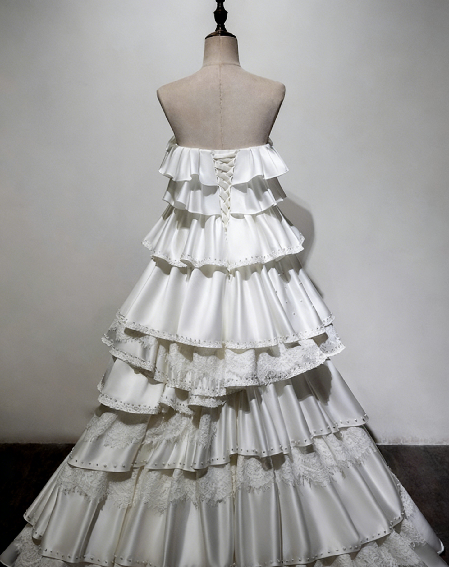 Newest Wedding Dress Strapless Tiered Wedding Dress   D3898