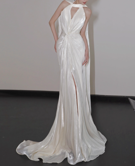 Minimalist Wedding Dress Halter Pleated Mermaid Wedding Dress   D3921
