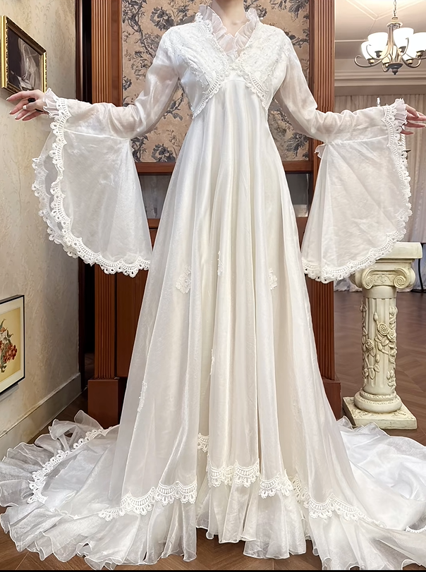 Retro Wedding Dress V-neck Pleated Tulle Wedding Dress  D3977