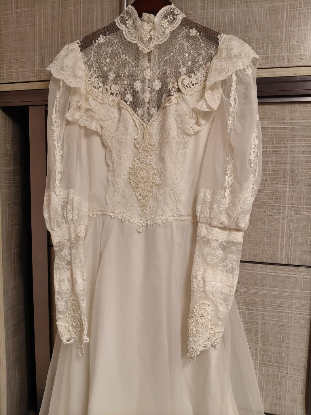 Retro Wedding Dress High Collar Tulle Wedding Dress  D3995