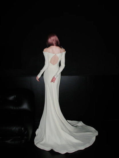 Pretty Wedding Dress Off Shoulder Long Sleeves Backless Wedding Dress     D4074