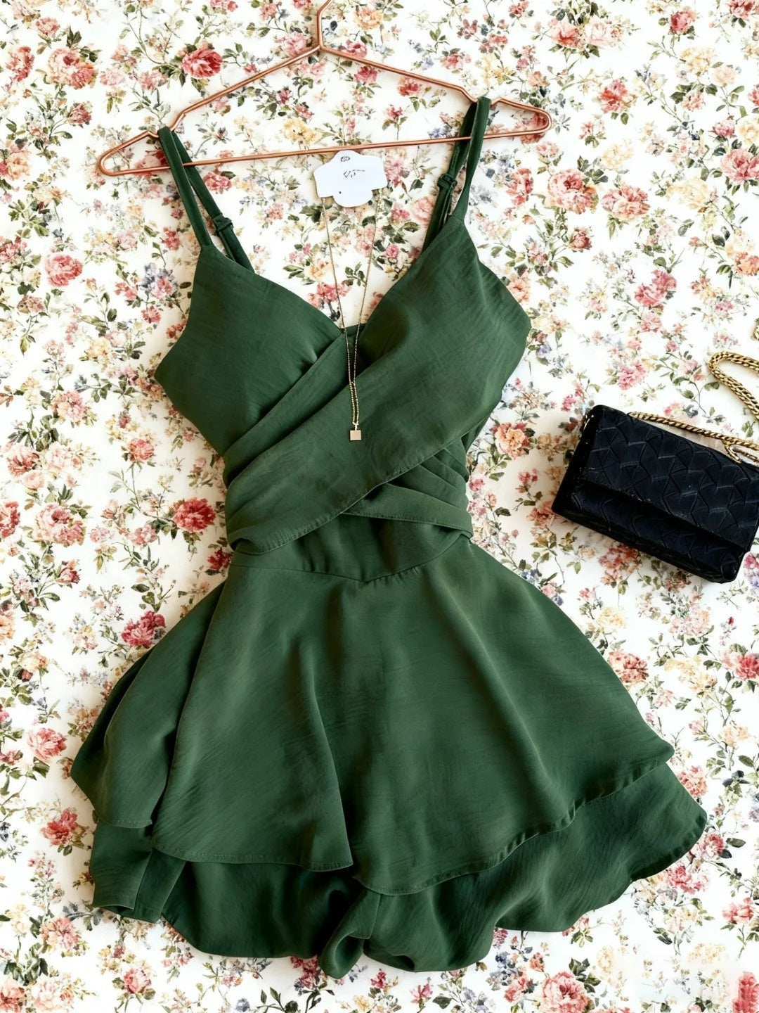 Stunning Homecoming Dress Spaghetti Straps Pleated Short Prom Dress Birthday Party Dress Cocktail Dress    D4164