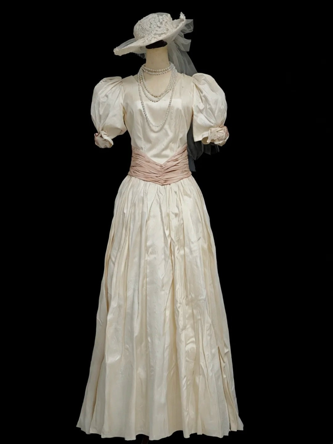 Retro Wedding Dress V-neck Pleated Wedding Dress  D4179