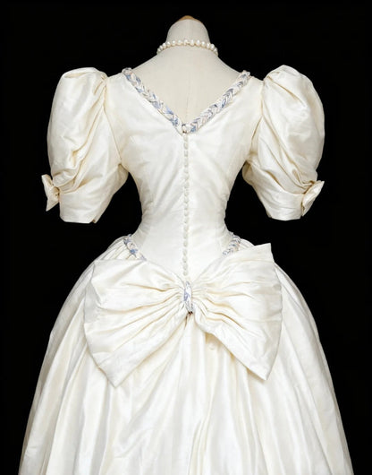 Retro Wedding Dress V-neck Wedding Dress  D4191