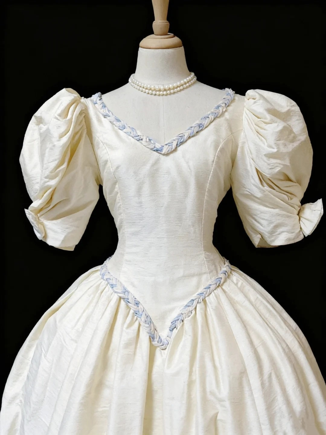 Retro Wedding Dress V-neck Wedding Dress  D4191