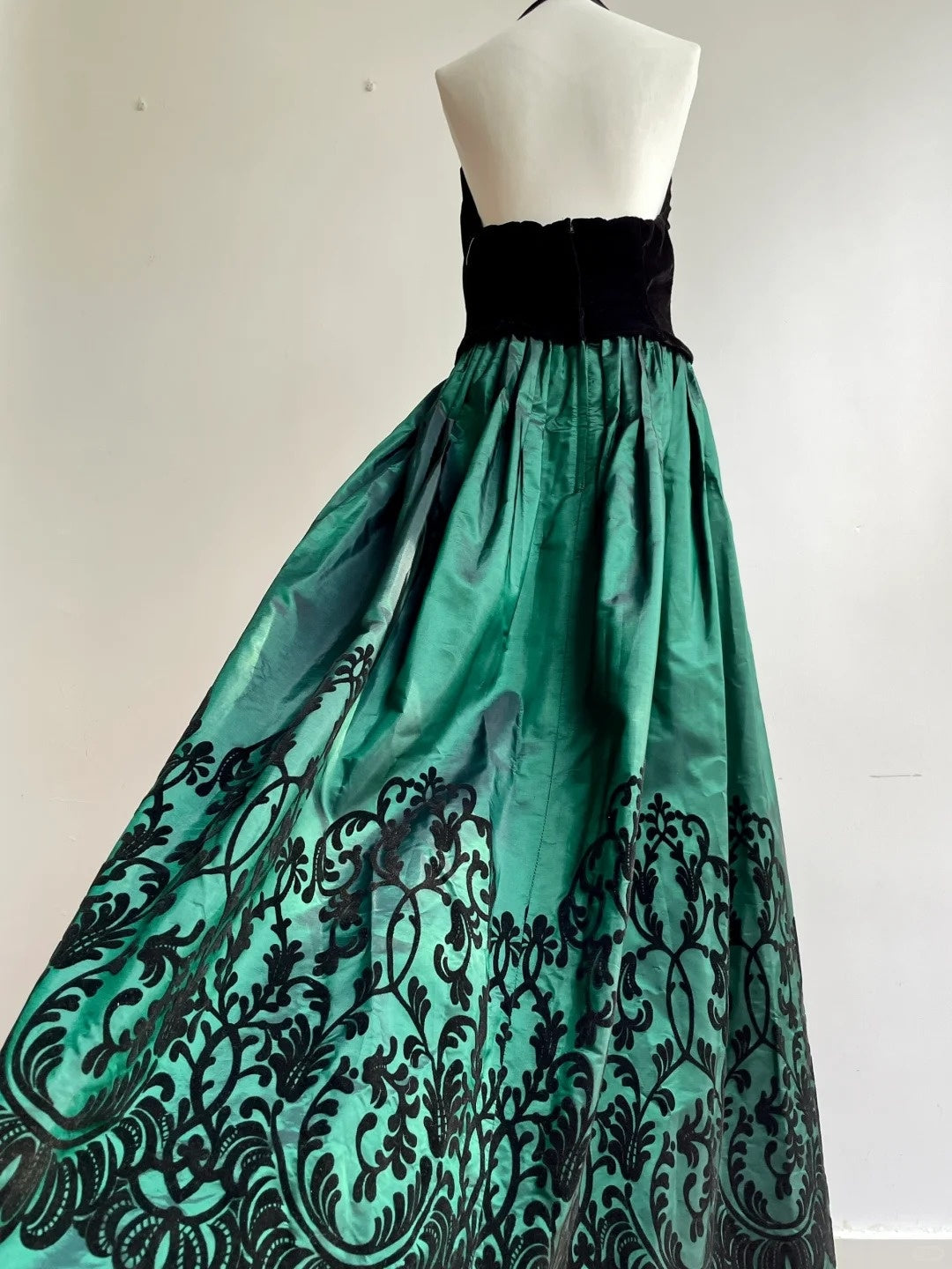 Elegant Prom Dress Halter Pleated Gala Dress Evening Dress Formal Dress  D4221