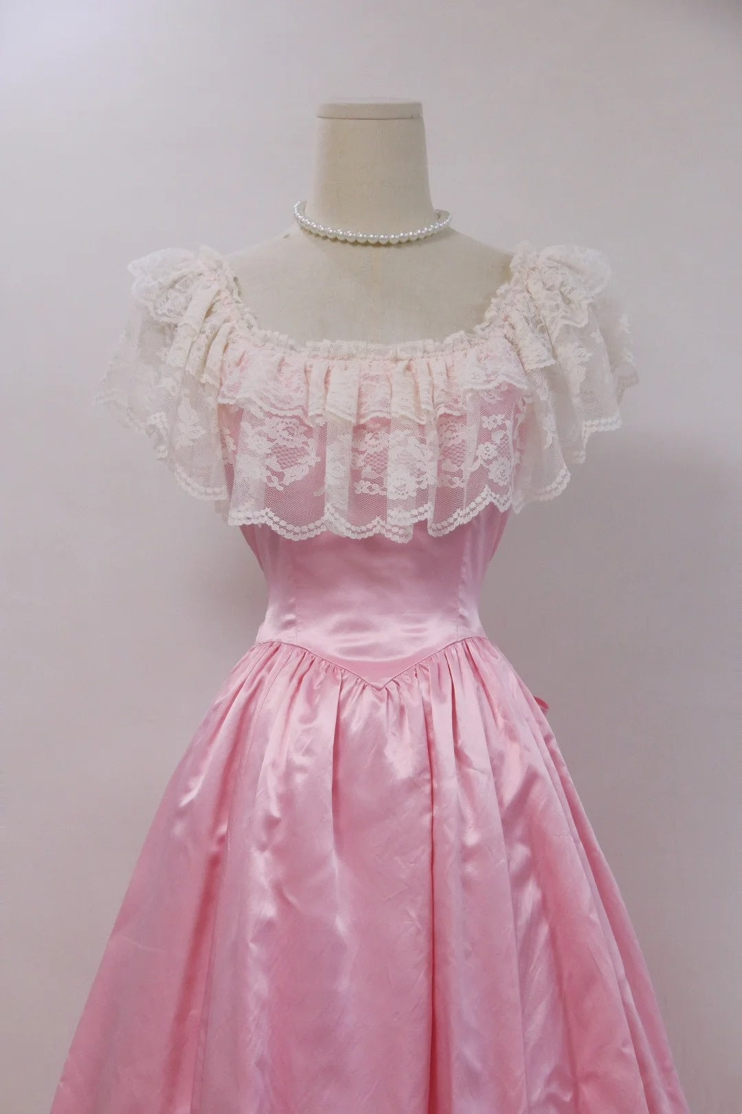 Sweet Prom Dress Square Neck Pleated Lace Ball Gown Evening Dress Quinceanera Dress Birthday Party Dress       D4250