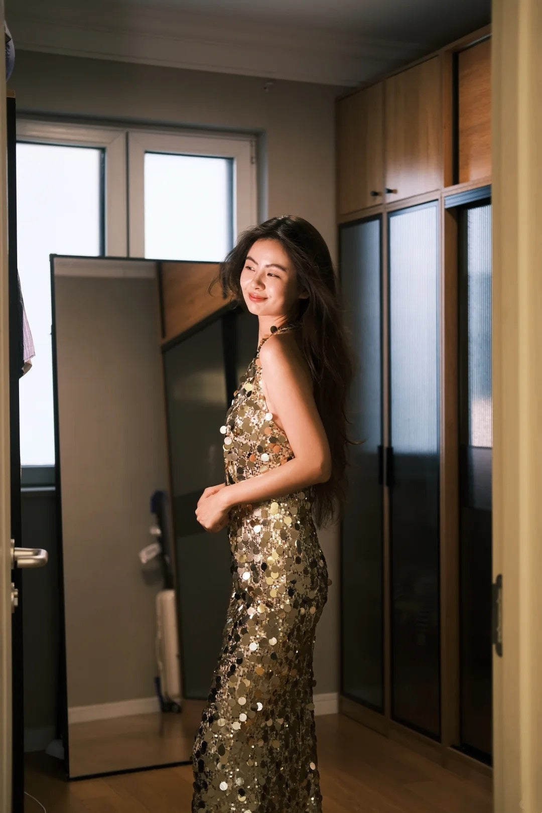 Shiny Prom Dress V-neck Backless Sequins Birthday Party Dress Evening Dress Cocktail Dress  D4288