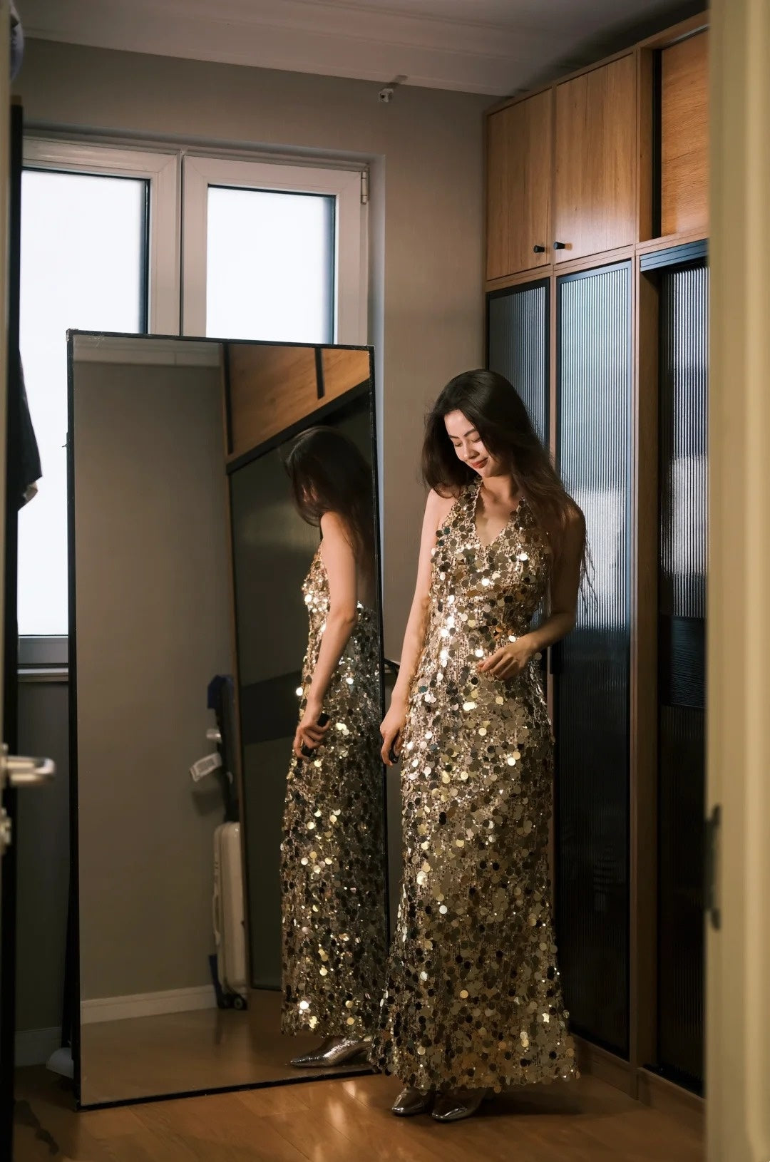 Shiny Prom Dress V-neck Backless Sequins Birthday Party Dress Evening Dress Cocktail Dress  D4288