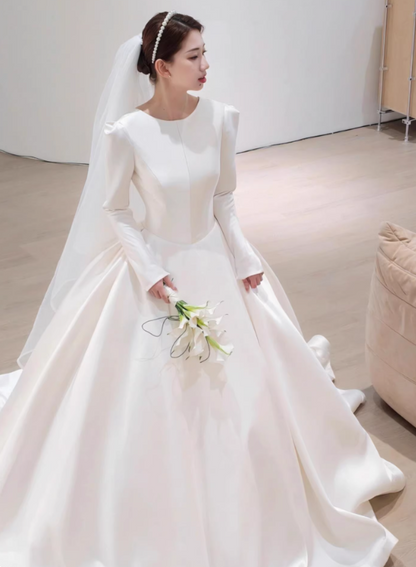 Minimalist Wedding Dress Satin Crew Neck Long Sleeves Wedding Dresses   D4327