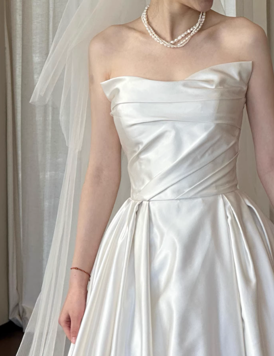 Minimalist Wedding Dress Strapless Pleated Wedding Dresses   D4334