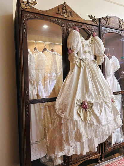 Vintage Wedding Dress V-neck Short Sleeves Pleated Wedding Dress  D4346