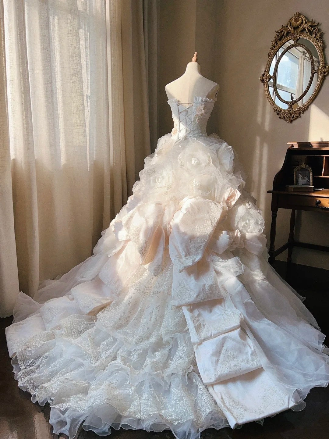 Beauty Wedding Dress Strapless Flower Pleated Tulle Wedding Dress  D4351