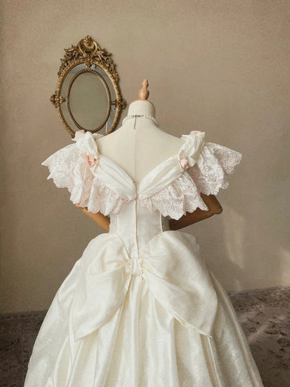 Retro Wedding Dress Crew Neck Pleated Flower Wedding Dress  D4354