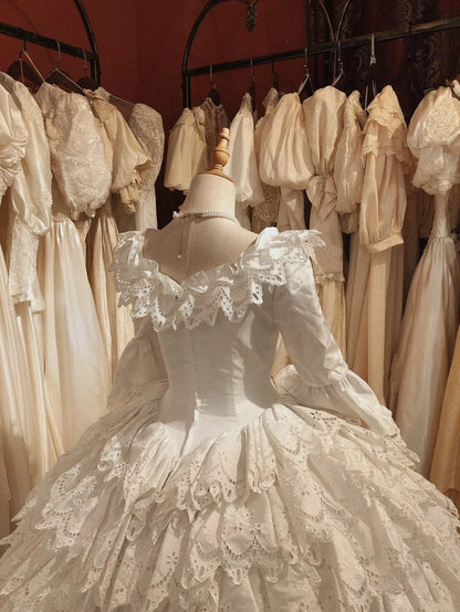 Vintage Wedding Dress Crew Neck Tiered Wedding Dress  D4369