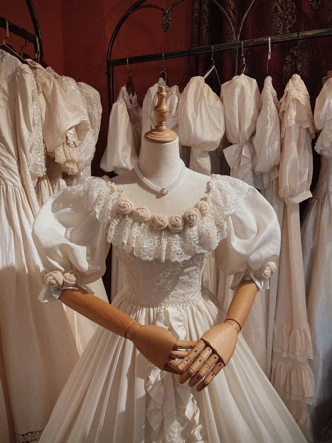 Retro Wedding Dress Crew Neck Pleated Wedding Dress  D4370