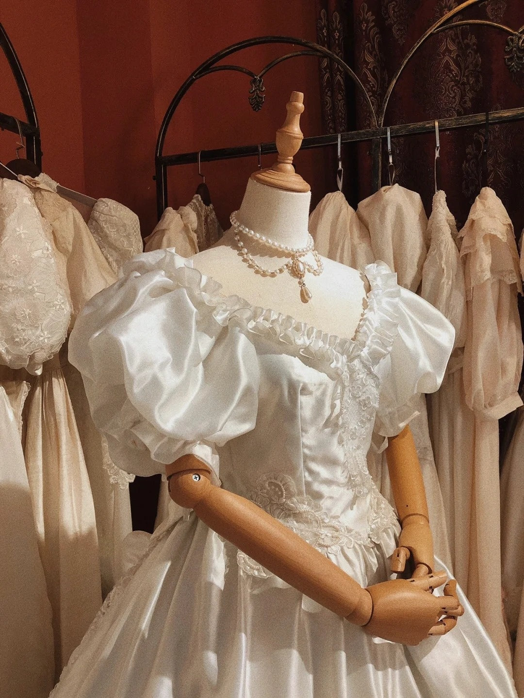 Retro Wedding Dress V-neck Pleated Tiered Wedding Dress  D4372