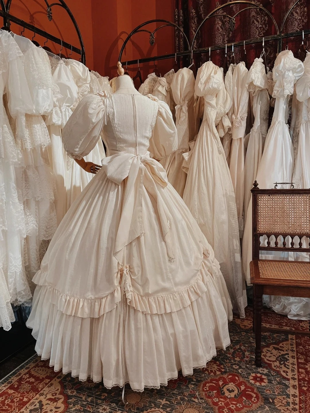 Retro Wedding Dress Crew Neck Pleated Wedding Dress  D4376