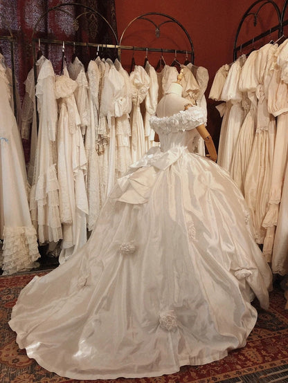 Elegant Wedding Dress Off Shoulder Floral Pleated Wedding Dress  D4390